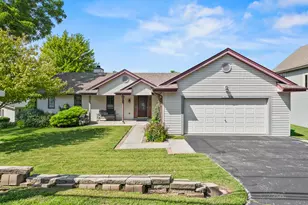 N26W27080 Prospect Ave, Pewaukee, WI 53072 - Photo 2