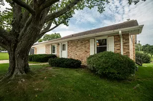 1416 Spring Valley Dr, Racine, WI 53405 - Photo 2