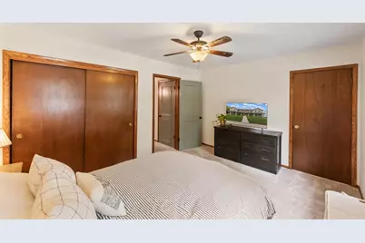 2020  Woodburn Rd #B, Waukesha, WI 53188 - Photo 20