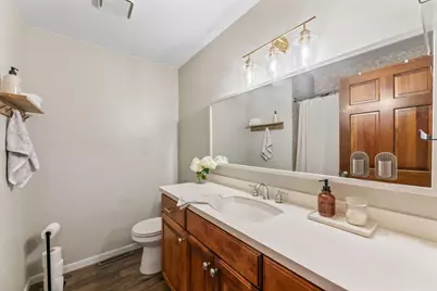 2020  Woodburn Rd #B, Waukesha, WI 53188 - Photo 16