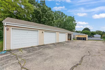 2020  Woodburn Rd #B, Waukesha, WI 53188 - Photo 26