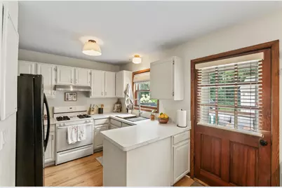 2020  Woodburn Rd #B, Waukesha, WI 53188 - Photo 10