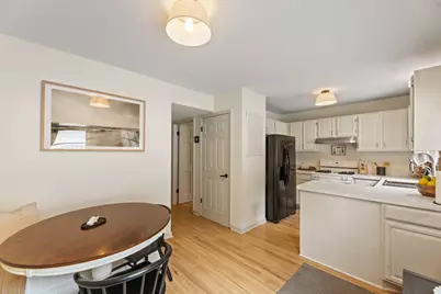 2020  Woodburn Rd #B, Waukesha, WI 53188 - Photo 6