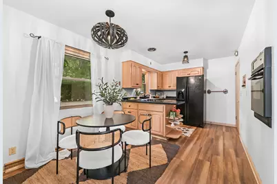 11707 W Oxford Pl, Wauwatosa, WI 53226 - Photo 6