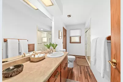 11707 W Oxford Pl, Wauwatosa, WI 53226 - Photo 12