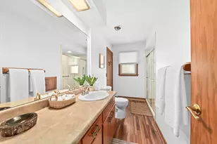 11707 W Oxford Pl, Wauwatosa, WI 53226 - Photo 12