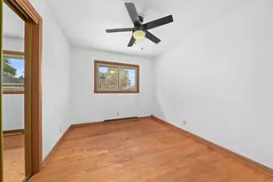 11707 W Oxford Pl, Wauwatosa, WI 53226 - Photo 16