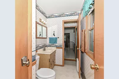 8231 W New Jersey Ave, Milwaukee, WI 53220 - Photo 14