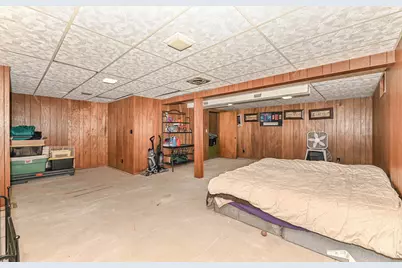 8231 W New Jersey Ave, Milwaukee, WI 53220 - Photo 20