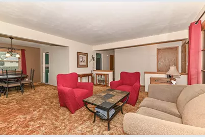 8231 W New Jersey Ave, Milwaukee, WI 53220 - Photo 6