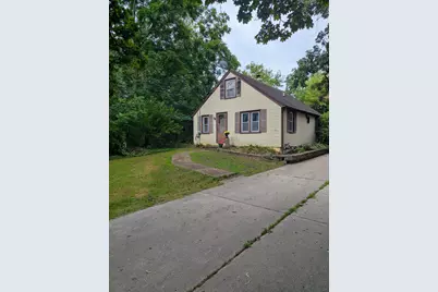 6115 S Linnie Lac Dr, New Berlin, WI 53146 - Photo 2