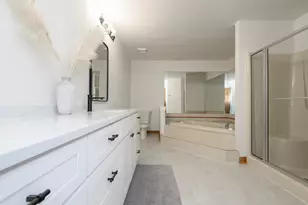 18465 St Andrew Ct, Brookfield, WI 53045 - Photo 14