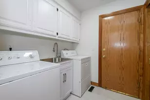 18465 St Andrew Ct, Brookfield, WI 53045 - Photo 16
