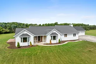 3538 Greenview Ct, Manitowoc Rapids, WI 54230 - Photo 1