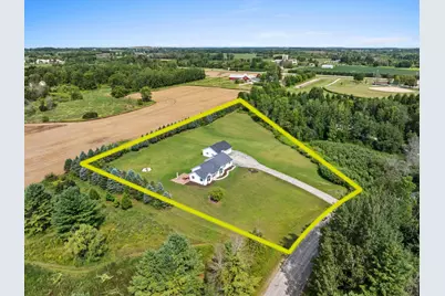 3538  Greenview Ct, Manitowoc Rapids, WI 54230 - Photo 12