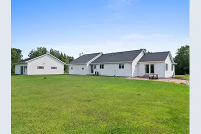 3538  Greenview Ct, Manitowoc Rapids, WI 54230 - Photo 10
