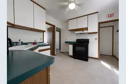 966 S 60th St, West Allis, WI 53214 - Photo 20