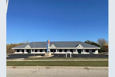 515  Shepherds Dr, West Bend, WI 53090 - Photo 2