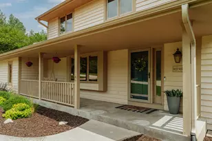 W237N3390 Five Fields Rd, Pewaukee, WI 53072 - Photo 4