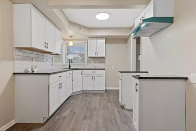 6432 N 84th St, Milwaukee, WI 53224 - Photo 2