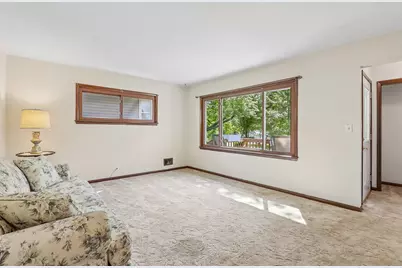 4554 S 48th St, Greenfield, WI 53220 - Photo 4