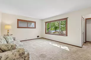 4554 S 48th St, Greenfield, WI 53220 - Photo 4