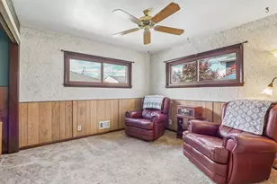 4554 S 48th St, Greenfield, WI 53220 - Photo 12