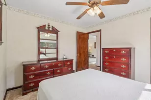 4554 S 48th St, Greenfield, WI 53220 - Photo 10