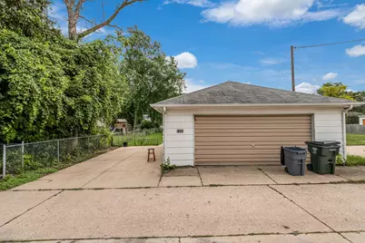 2436 E Whittaker Ave, Saint Francis, WI 53235 - Photo 24