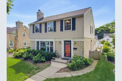 5251 N Santa Monica Blvd, Whitefish Bay, WI 53217 - Photo 2