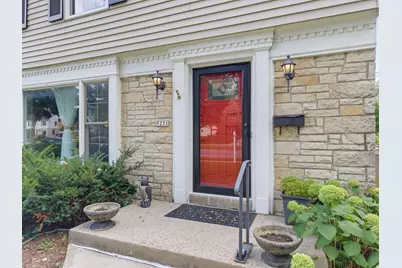 5251 N Santa Monica Blvd, Whitefish Bay, WI 53217 - Photo 4