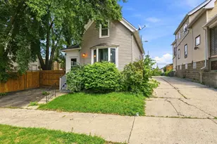 1412 S 32nd St, Milwaukee, WI 53215 - Photo 2