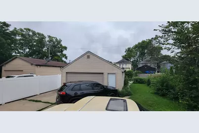 2327  Meachem St, Racine, WI 53403 - Photo 16