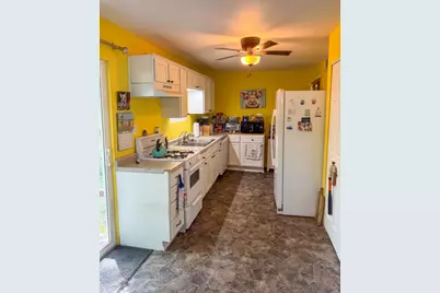 2908  Circle Dr, Burlington, WI 53105 - Photo 2