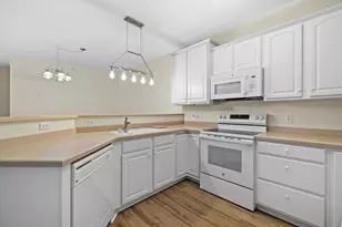 6510 Spring St, Racine, WI 53406 - Photo 10
