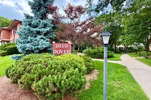 1619 Dover Dr, Waukesha, WI 53186 - Photo 2