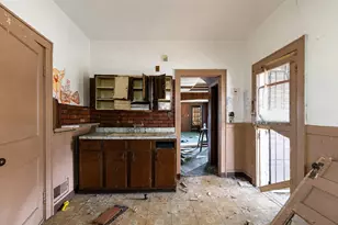 2532 W Lloyd St, Milwaukee, WI 53205 - Photo 6