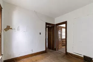 2416 N 39th St, Milwaukee, WI 53210 - Photo 6