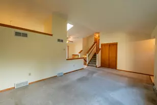 9601 W Darnel Ave, Milwaukee, WI 53224 - Photo 6