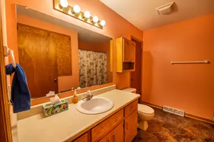 9601 W Darnel Ave, Milwaukee, WI 53224 - Photo 22
