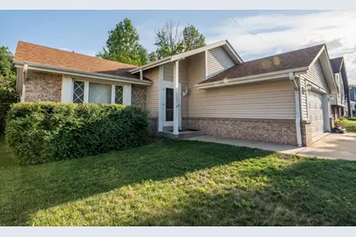 9601 W Darnel Ave, Milwaukee, WI 53224 - Photo 2