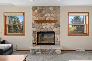 W1215 Jolly Ct, Ixonia, WI 53036 - Photo 10