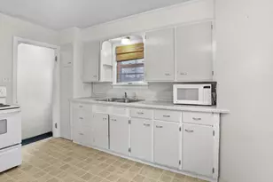 419 S 30th St, Manitowoc, WI 54220 - Photo 4