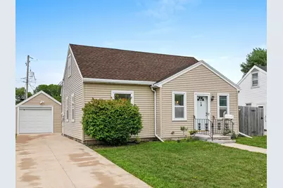 419 S 30th St, Manitowoc, WI 54220 - Photo 1