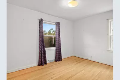 419 S 30th St, Manitowoc, WI 54220 - Photo 8
