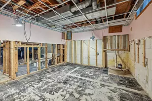 10611 W Silver Spring Dr, Milwaukee, WI 53225 - Photo 24