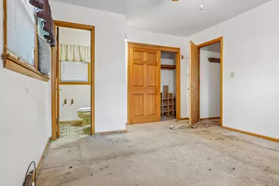 10611 W Silver Spring Dr, Milwaukee, WI 53225 - Photo 14