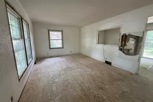 6414 N 101st St, Milwaukee, WI 53224 - Photo 4