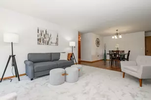 18730 Emerald Cir, Brookfield, WI 53045 - Photo 2