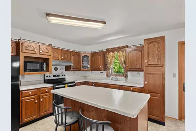 3418 W Twin Ln, Kossuth, WI 54241 - Photo 8